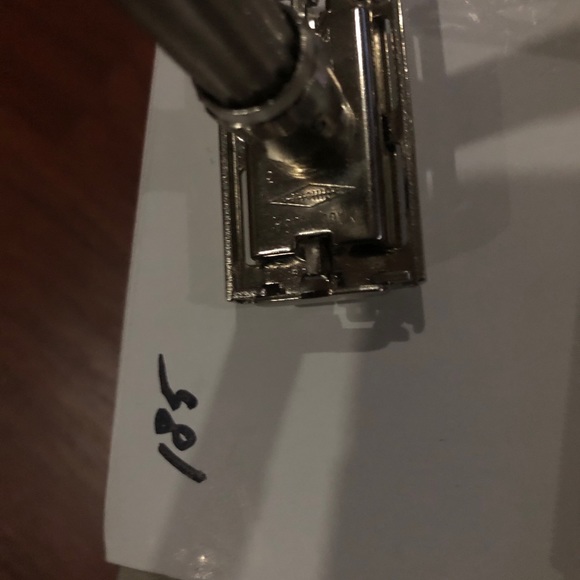 Vintage Gillette razor lot of 2. 1960's Gem junior and Adjustable fat off razor - Picture 8 of 8